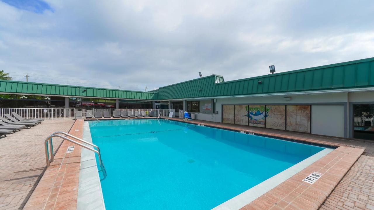 South Bradenton Waterfront Room, Heated Pool, Tiki Bar & Grill المظهر الخارجي الصورة