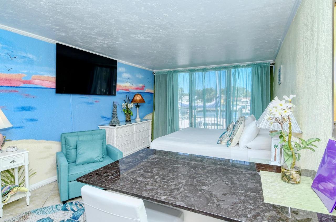 South Bradenton Waterfront Room, Heated Pool, Tiki Bar & Grill المظهر الخارجي الصورة